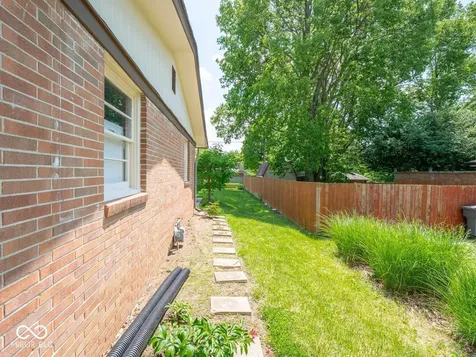 2127 Redfern Drive Indianapolis IN 46227