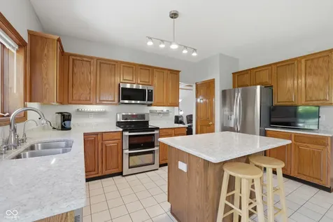 10909 Valley Forge Circle Carmel IN 46032
