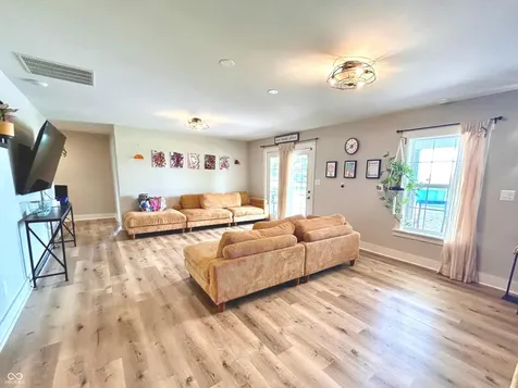 5391 E 700 N Franklin IN 46131