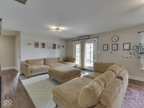 5391 E 700 N Franklin IN 46131