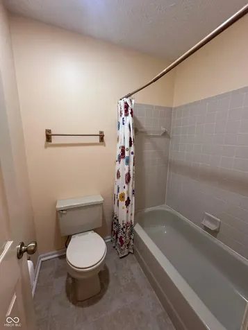 7669 Pinesprings East Drive Indianapolis IN 46256