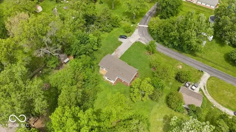 2555 W Sycamore Drive Greenfield IN 46140