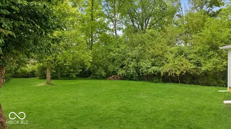 2555 W Sycamore Drive Greenfield IN 46140