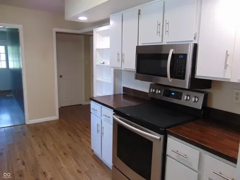 5109 S Edgehill Street Indianapolis IN 46221