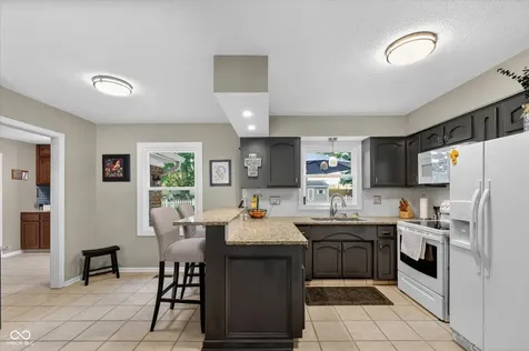 818 Sunblest Boulevard Fishers IN 46038