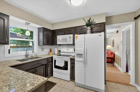 818 Sunblest Boulevard Fishers IN 46038