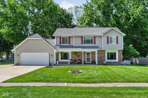818 Sunblest Boulevard Fishers IN 46038