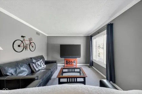 818 Sunblest Boulevard Fishers IN 46038