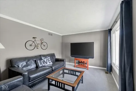 818 Sunblest Boulevard Fishers IN 46038
