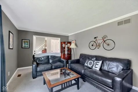 818 Sunblest Boulevard Fishers IN 46038
