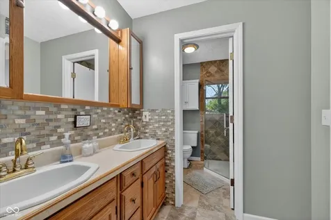 818 Sunblest Boulevard Fishers IN 46038