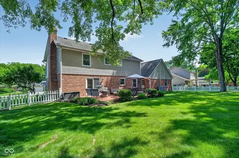 818 Sunblest Boulevard Fishers IN 46038