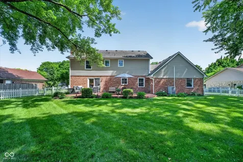 818 Sunblest Boulevard Fishers IN 46038