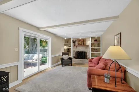 818 Sunblest Boulevard Fishers IN 46038