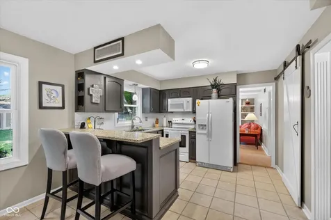 818 Sunblest Boulevard Fishers IN 46038