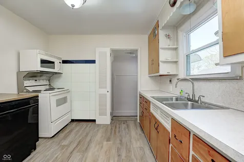 6644 E Washington Street Indianapolis IN 46219