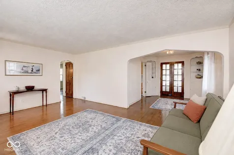 6644 E Washington Street Indianapolis IN 46219