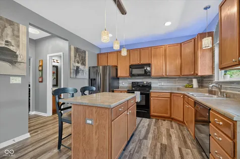 9041 N River Chase Lane Mccordsville IN 46055