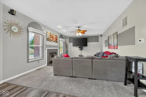 9041 N River Chase Lane Mccordsville IN 46055