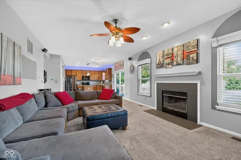9041 N River Chase Lane Mccordsville IN 46055