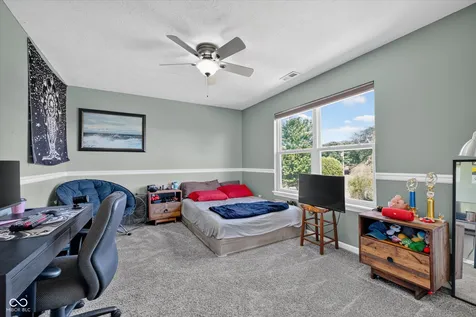 9041 N River Chase Lane Mccordsville IN 46055