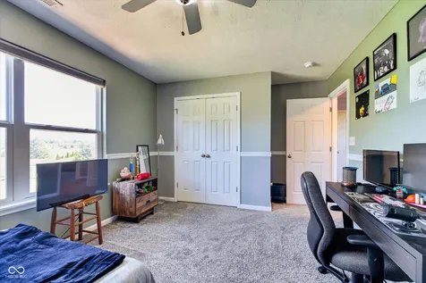 9041 N River Chase Lane Mccordsville IN 46055