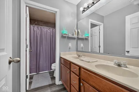 9041 N River Chase Lane Mccordsville IN 46055