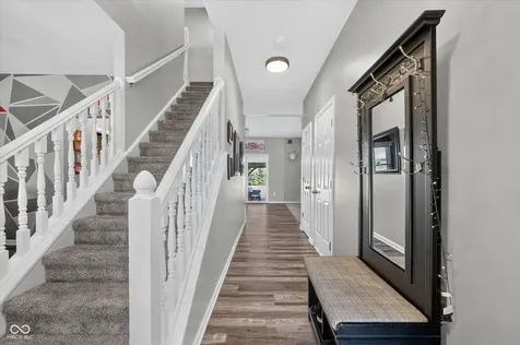 9041 N River Chase Lane Mccordsville IN 46055
