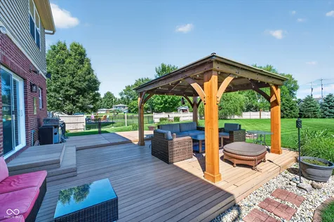 9041 N River Chase Lane Mccordsville IN 46055