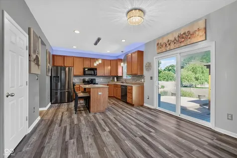 9041 N River Chase Lane Mccordsville IN 46055