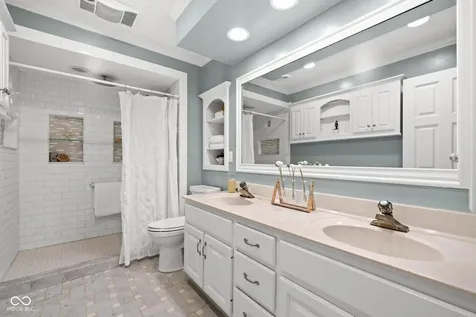9264 Bluestone Circle Indianapolis IN 46236