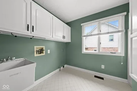 9264 Bluestone Circle Indianapolis IN 46236