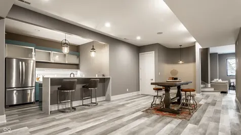 6301 Montana Springs Drive Zionsville IN 46077