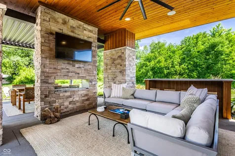 6301 Montana Springs Drive Zionsville IN 46077