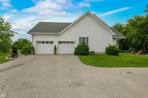 15411 N State Road 9 Hope IN 47246