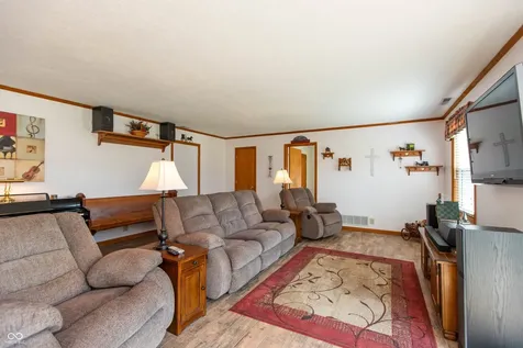 831 North Drive Seymour IN 47274