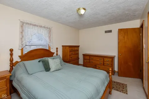 831 North Drive Seymour IN 47274