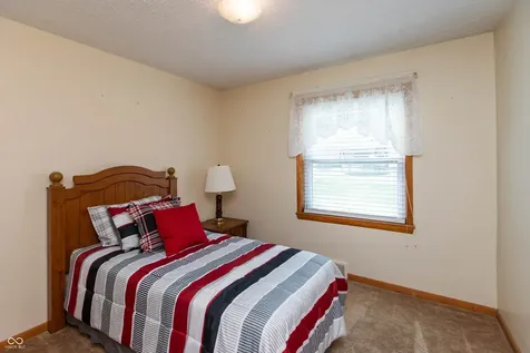 831 North Drive Seymour IN 47274