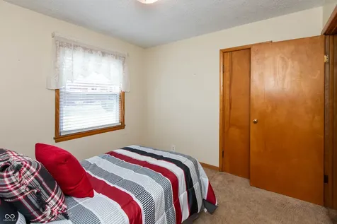 831 North Drive Seymour IN 47274