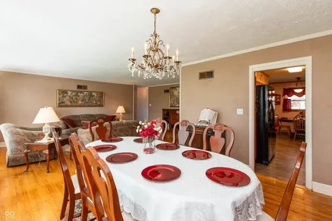 831 North Drive Seymour IN 47274