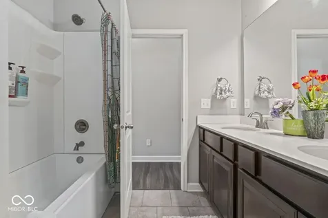 10780 Creekbed Circle Fishers IN 46038