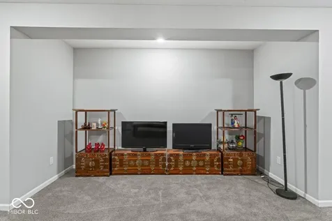10780 Creekbed Circle Fishers IN 46038
