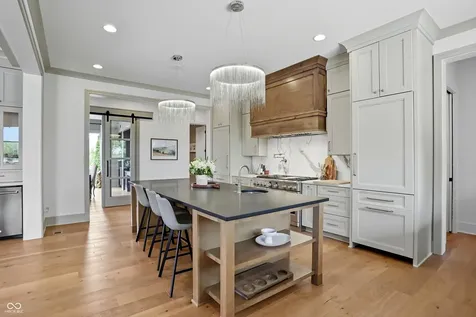 5130 Melbourne Place Zionsville IN 46077
