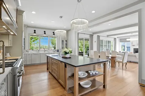 5130 Melbourne Place Zionsville IN 46077