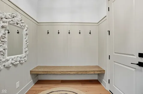 5130 Melbourne Place Zionsville IN 46077