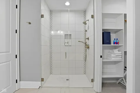5130 Melbourne Place Zionsville IN 46077