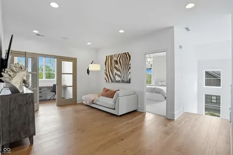 5130 Melbourne Place Zionsville IN 46077