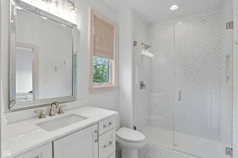 5130 Melbourne Place Zionsville IN 46077
