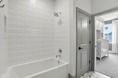 5130 Melbourne Place Zionsville IN 46077