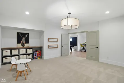 5130 Melbourne Place Zionsville IN 46077